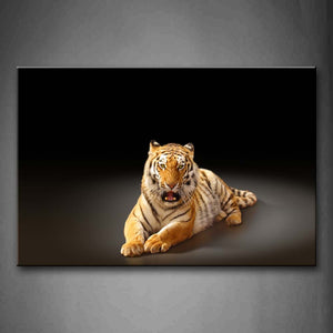 Tiger Bend Over Land Black Background Wall Art Painting Pictures Print On Canvas Animal The Picture For Home Modern Decoration 