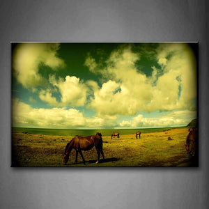 Horses On Grassland And Eat Grass Cloud Wall Art Painting Pictures Print On Canvas Animal The Picture For Home Modern Decoration 