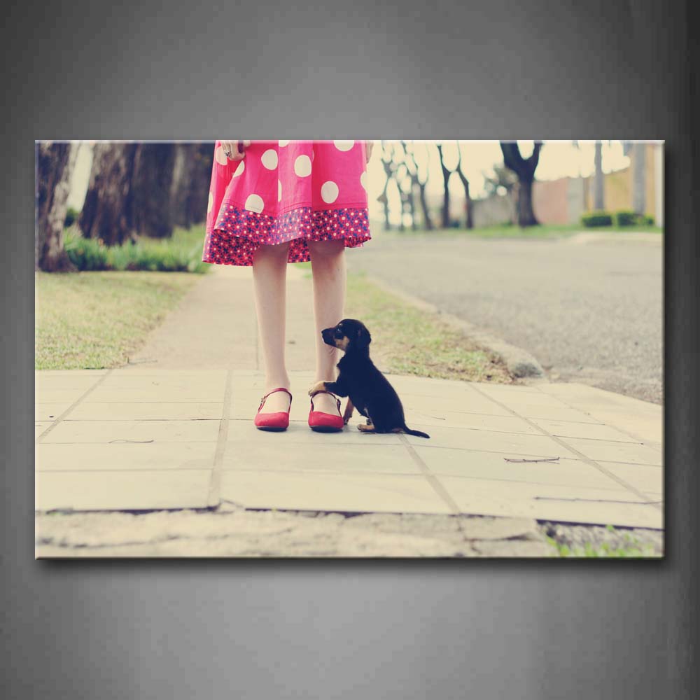 Black Puppy Grasp A Girl'S Foot  Wall Art Painting Pictures Print On Canvas Animal The Picture For Home Modern Decoration 