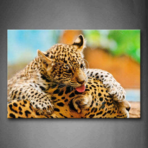 Brown Baby Tiger Lie On Big Tiger Wall Art Painting Pictures Print On Canvas Animal The Picture For Home Modern Decoration 