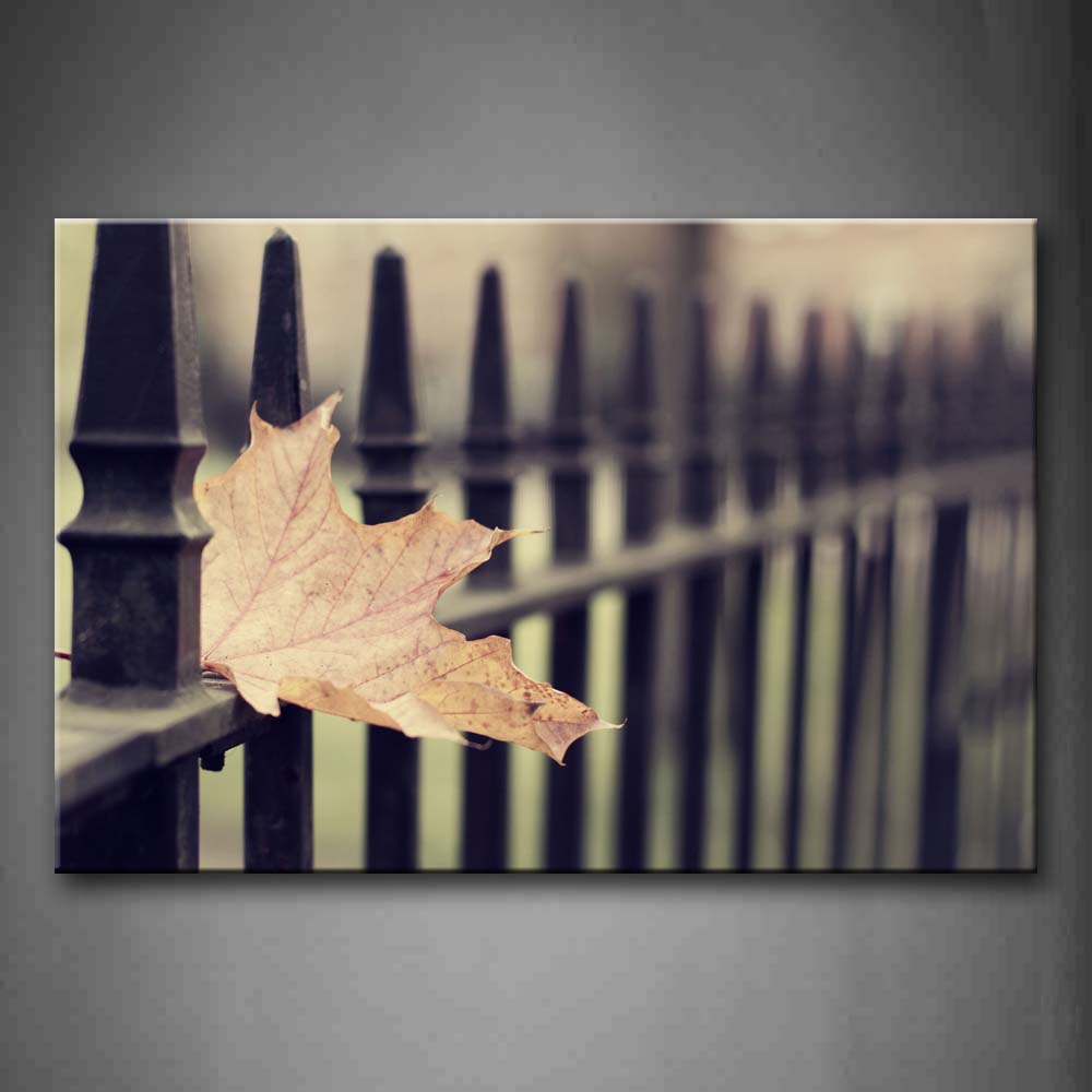 Fallen Maple Leaf On Iron Fence Wall Art Painting The Picture Print On Canvas Botanical Pictures For Home Decor Decoration Gift 