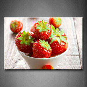 Some Of Strawberries In The Cup Wall Art Painting The Picture Print On Canvas Food Pictures For Home Decor Decoration Gift 