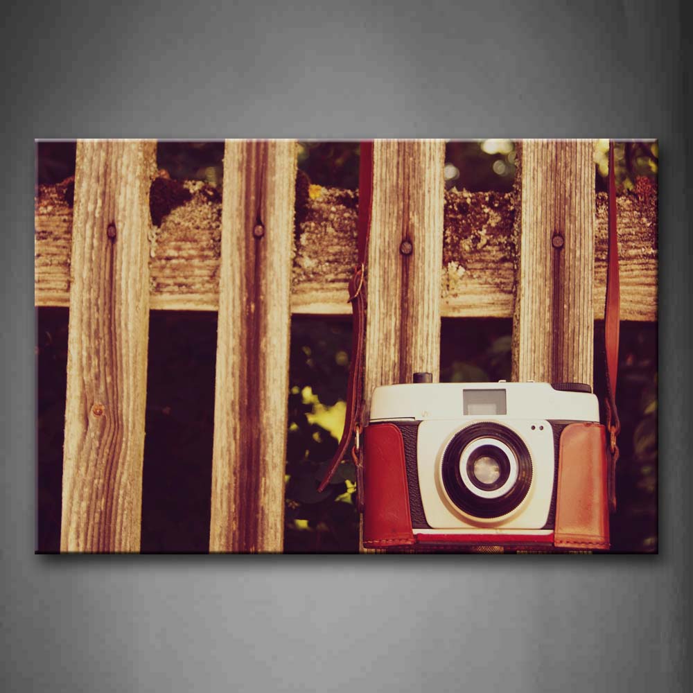 Camera Hanging On The Wooden Fence Wall Art Painting Pictures Print On Canvas Art The Picture For Home Modern Decoration 