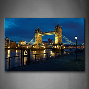 Tower Bridge With Light Reflected In The River Wall Art Painting Pictures Print On Canvas City The Picture For Home Modern Decoration 