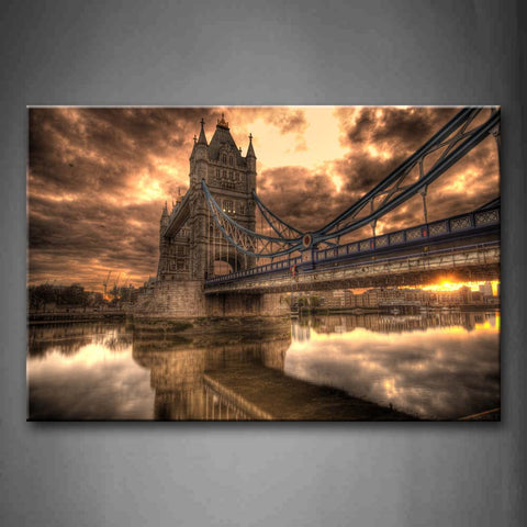 Tower Bridge With Light Reflected Wall Art Painting Pictures Print On Canvas City The Picture For Home Modern Decoration 