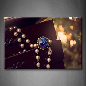 Noble Necklace In Wooden Case Wall Art Painting Pictures Print On Canvas Art The Picture For Home Modern Decoration 