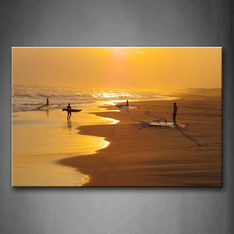 Beautiful Sunbeam And Men Are Playing On Beach  Wall Art Painting Pictures Print On Canvas Seascape The Picture For Home Modern Decoration 