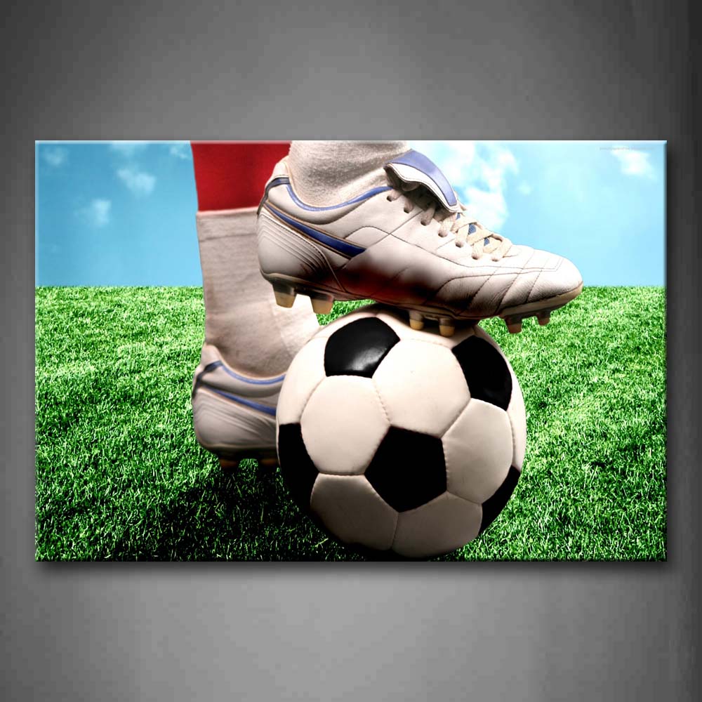 The Sporter Is Treading The Soccer In The Ground Track Field  Wall Art Painting Pictures Print On Canvas Art The Picture For Home Modern Decoration 