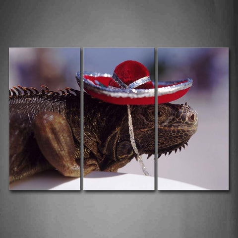 Iguana Wear Red Cap  Wall Art Painting Pictures Print On Canvas Animal The Picture For Home Modern Decoration 