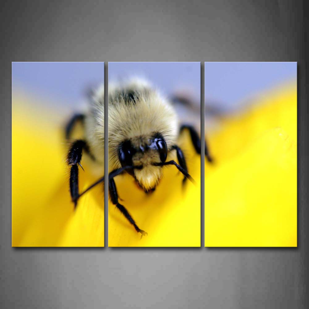 Bee On Yellow Flower Portrait Wall Art Painting The Picture Print On Canvas Animal Pictures For Home Decor Decoration Gift 