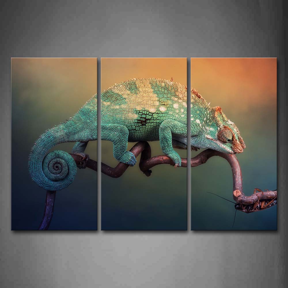 Green Chameleon Stare At A Insect On Branch Wall Art Painting Pictures Print On Canvas Animal The Picture For Home Modern Decoration 